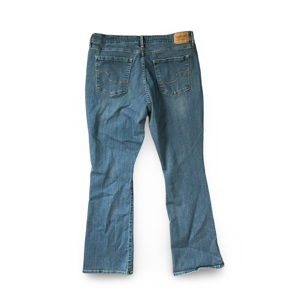Levis Classic Boot Cut Jeans Women's Size 14 Medium Wash Blue Mid-Rise Stretch - Picture 2 of 9